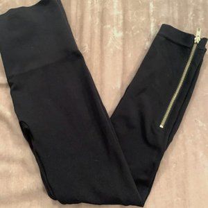 SPANX Look At Me Now Side-Zip Legging